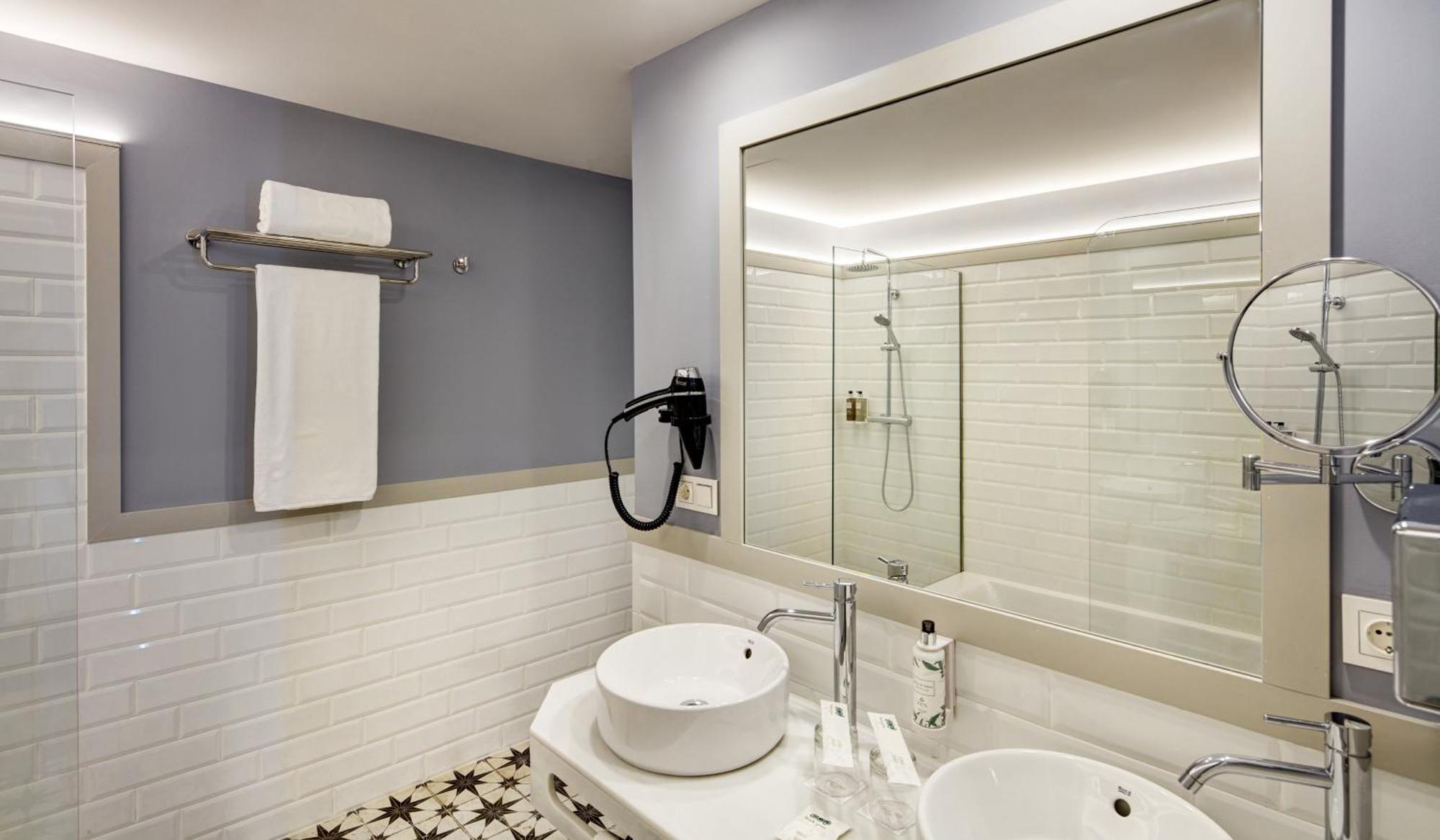 Sercotel Granada Suites Ngoại thất bức ảnh